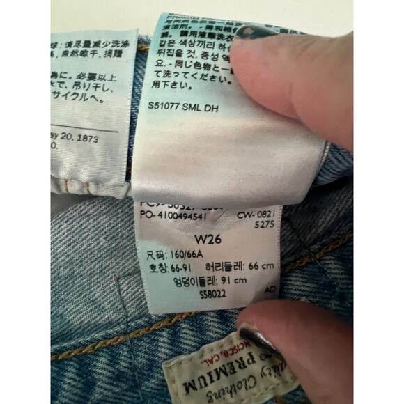 Levis 501 Shorts Womens 26 Premium Denim Distressed Button Fly Light Wash Blue - Picture 6 of 9